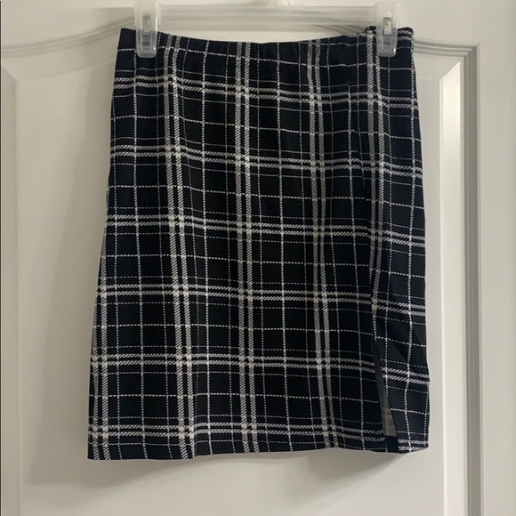 I have a lot of new clothes and I don't have space - Picture 1 of 3